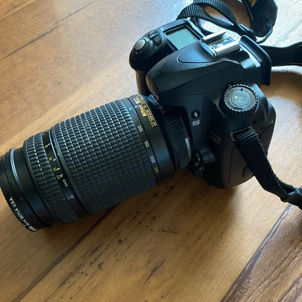 Nikon d50 selling